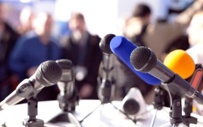 Grouping of microphones at a press conference